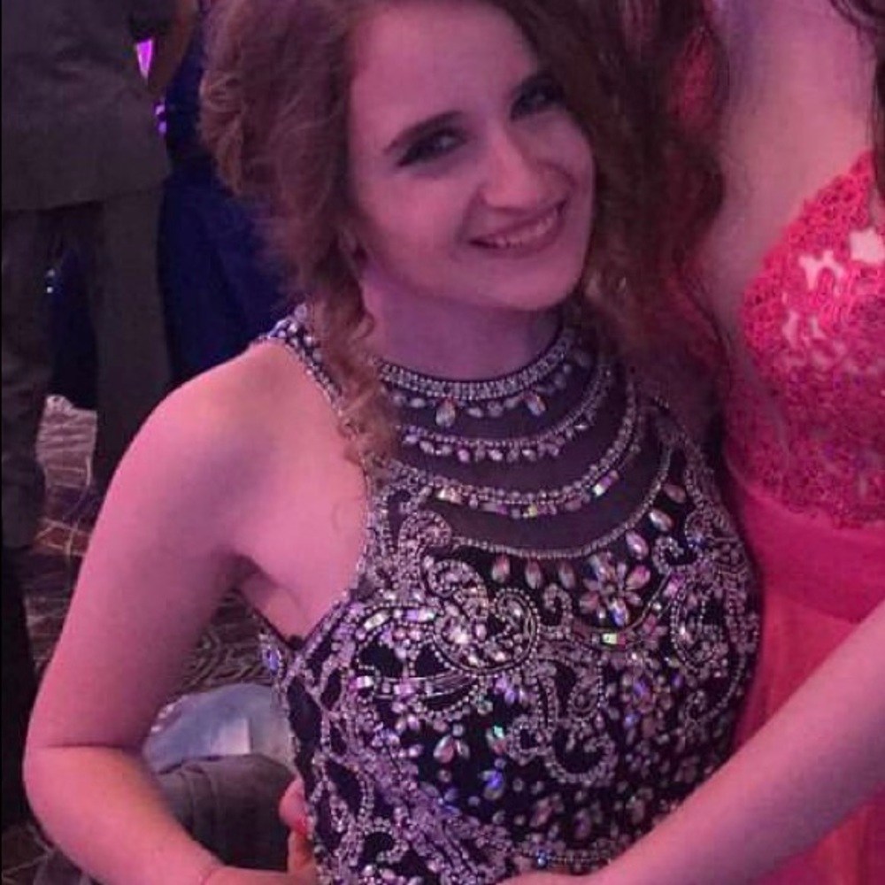 Prom dress - Picture 3 of 3